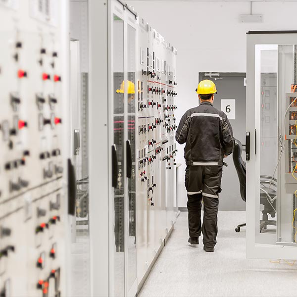 Normas de Operación en las Redes de Distribución Eléctrica (ELEE013PO)
